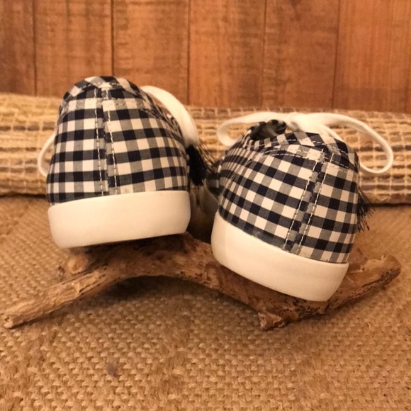 crown & ivy | Shoes | Crown And Ivy Sneakers Size 8 | Poshmark